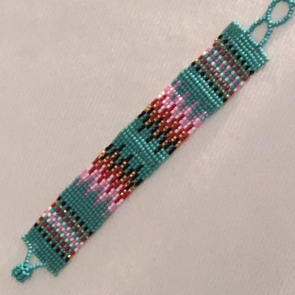 Ladies Beaded Bracelet - Picture 2 of 3
